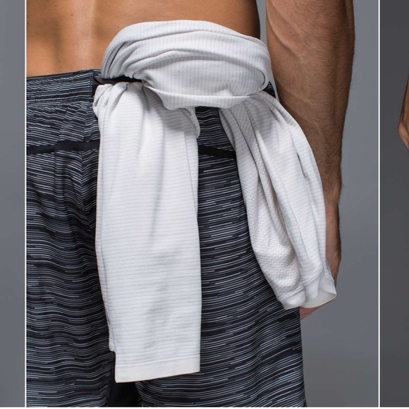 Lululemon Surge Shorts - Picture 4 of 6